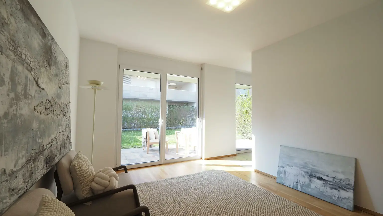 Moderne 2 Zimmer Wohnung mit Garten und 2 Tiefgaragenplätzen in Graz - St. Peter und ruhiger Lage!