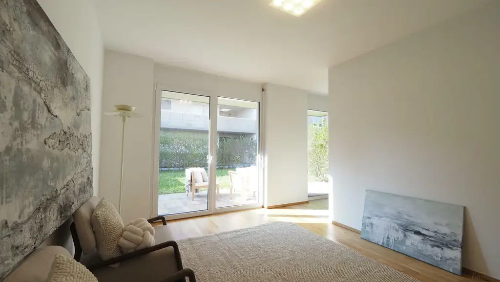 Moderne 2 Zimmer Wohnung mit Garten und 2 Tiefgaragenplätzen in Graz - St. Peter und ruhiger Lage!