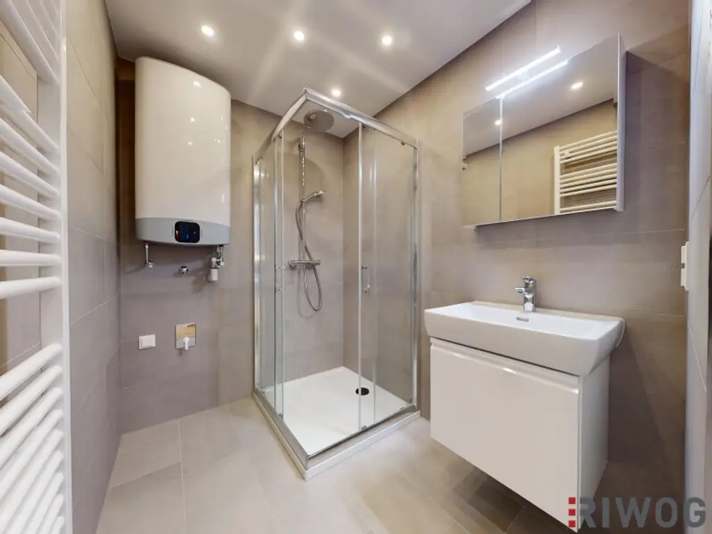 ERSTBEZUG nach Sanierung I 66m² in zentraler Innenstadtlage I Tischler Einbauküche inkl. Siemensgeräte im Preis inbegriffen