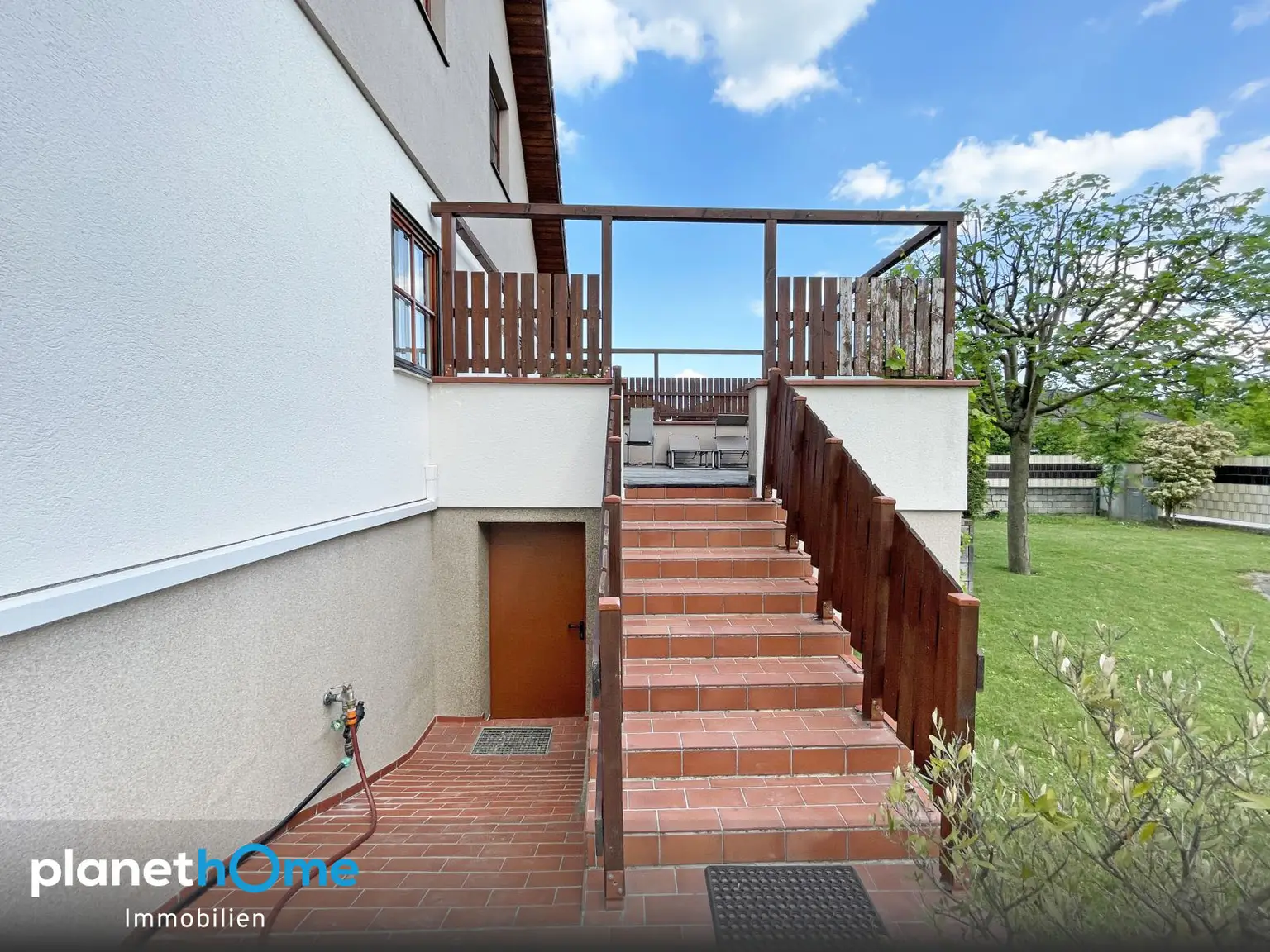 Aussenkeller unter Terrasse
