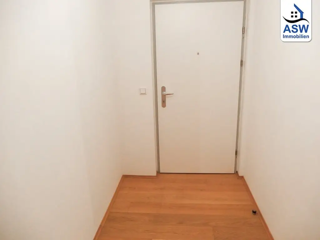 Schönes 1-Raum Büro im Erdgeschoss