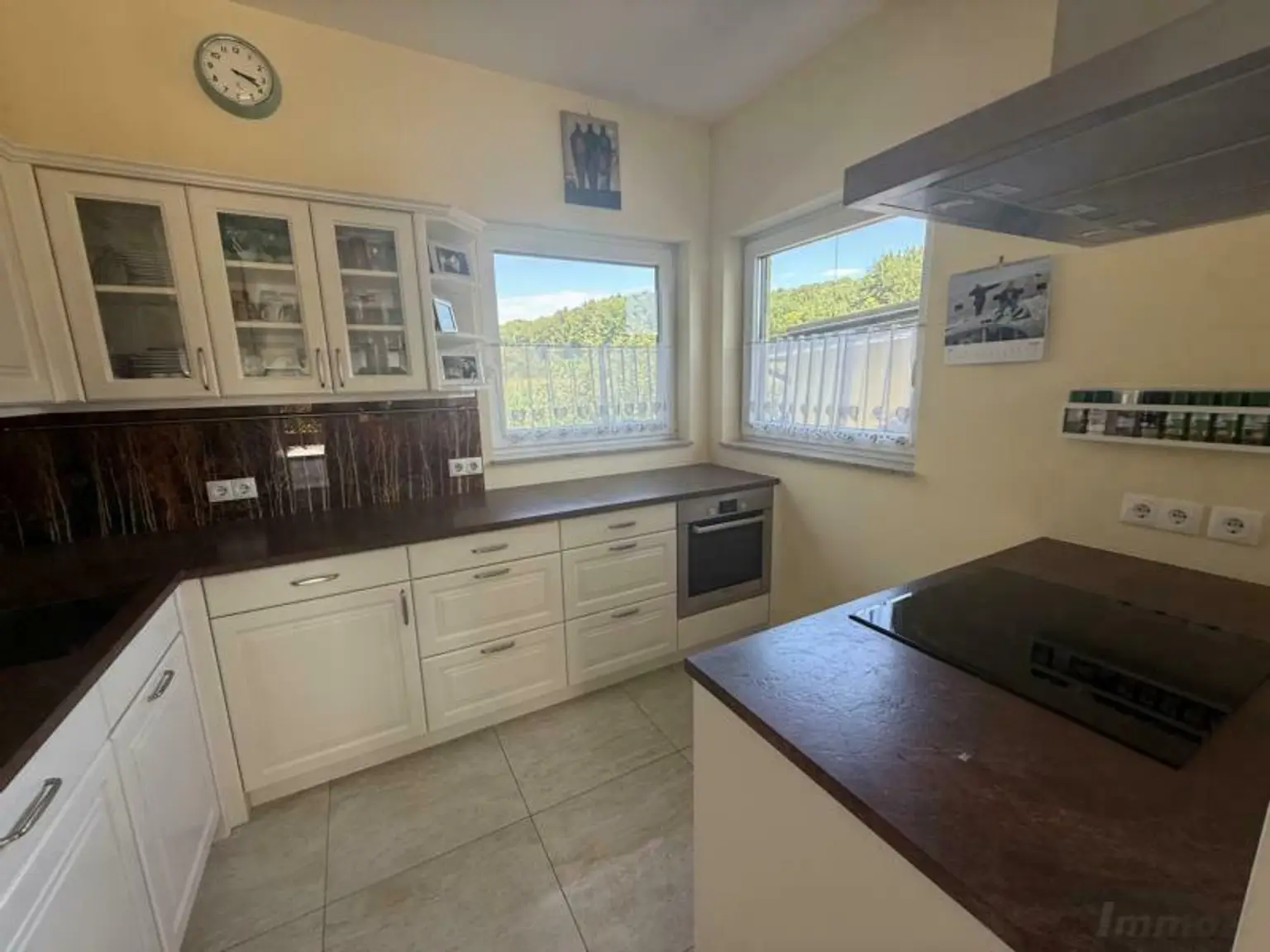 *** Eleganter und stilvoller Bungalow in begehrter Siedlungslage *** unmittelbare Nähe zur Stadt Feldbach ***
