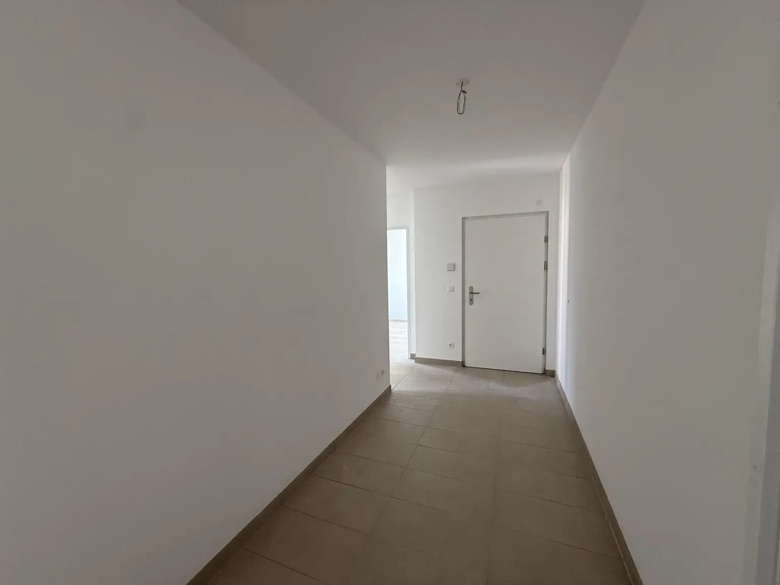 Haus_1_Top_16_Vorzimmer_