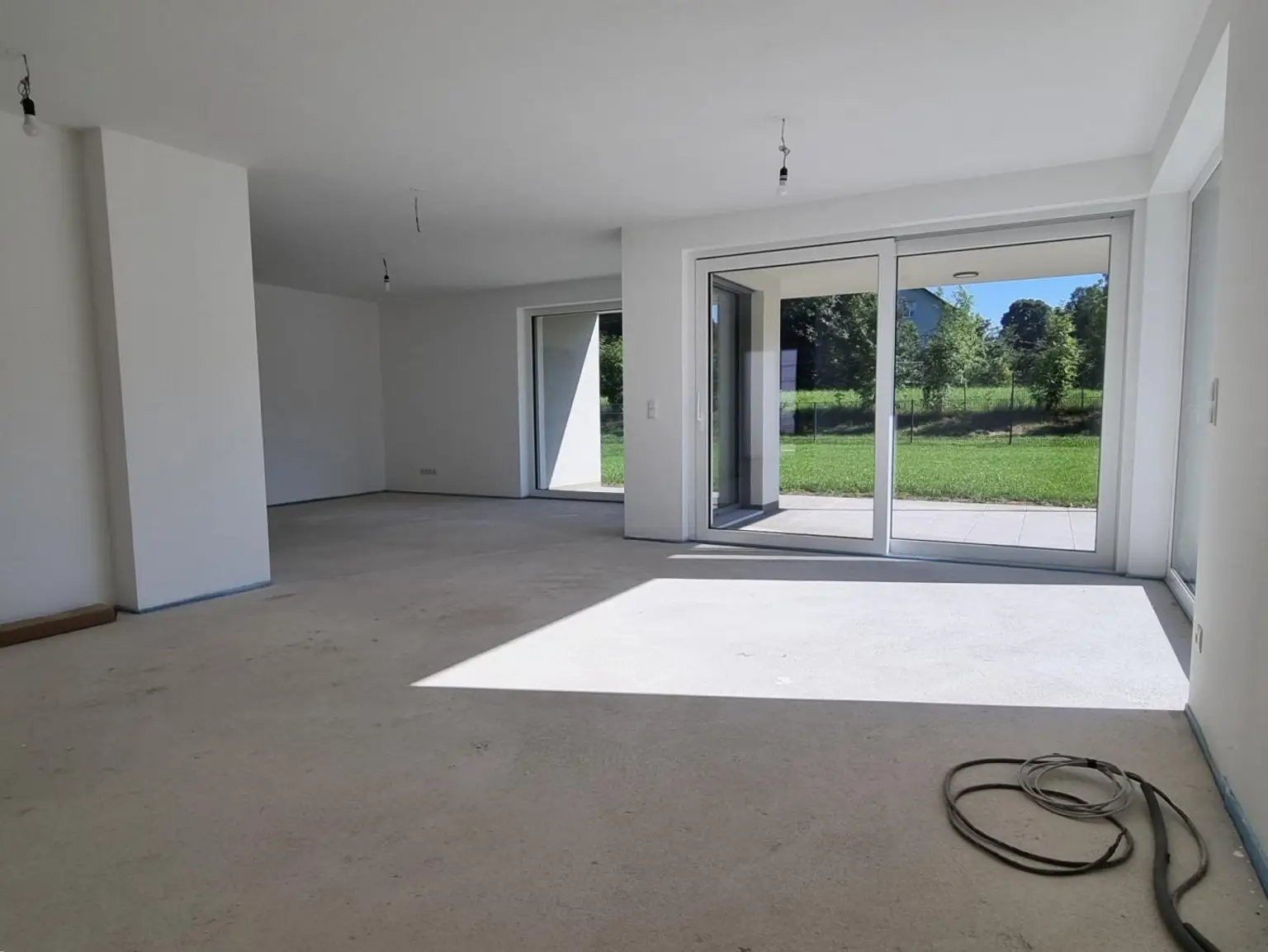 NEUBAU - DOPPELHAUSHÄLFTE IN SONNIGER LAGE