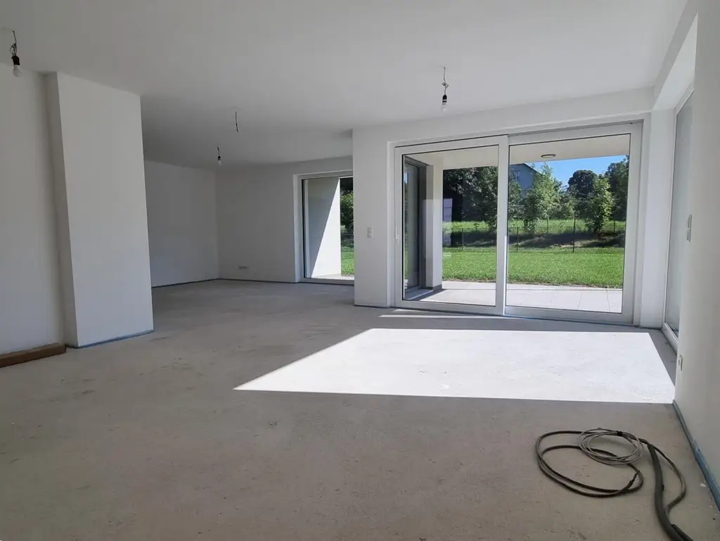 NEUBAU - DOPPELHAUSHÄLFTE IN SONNIGER LAGE