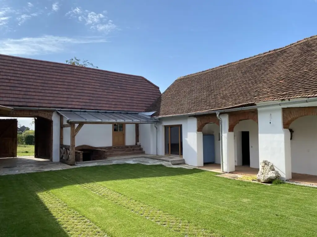 Wunderbar renovierter Vierkanthof