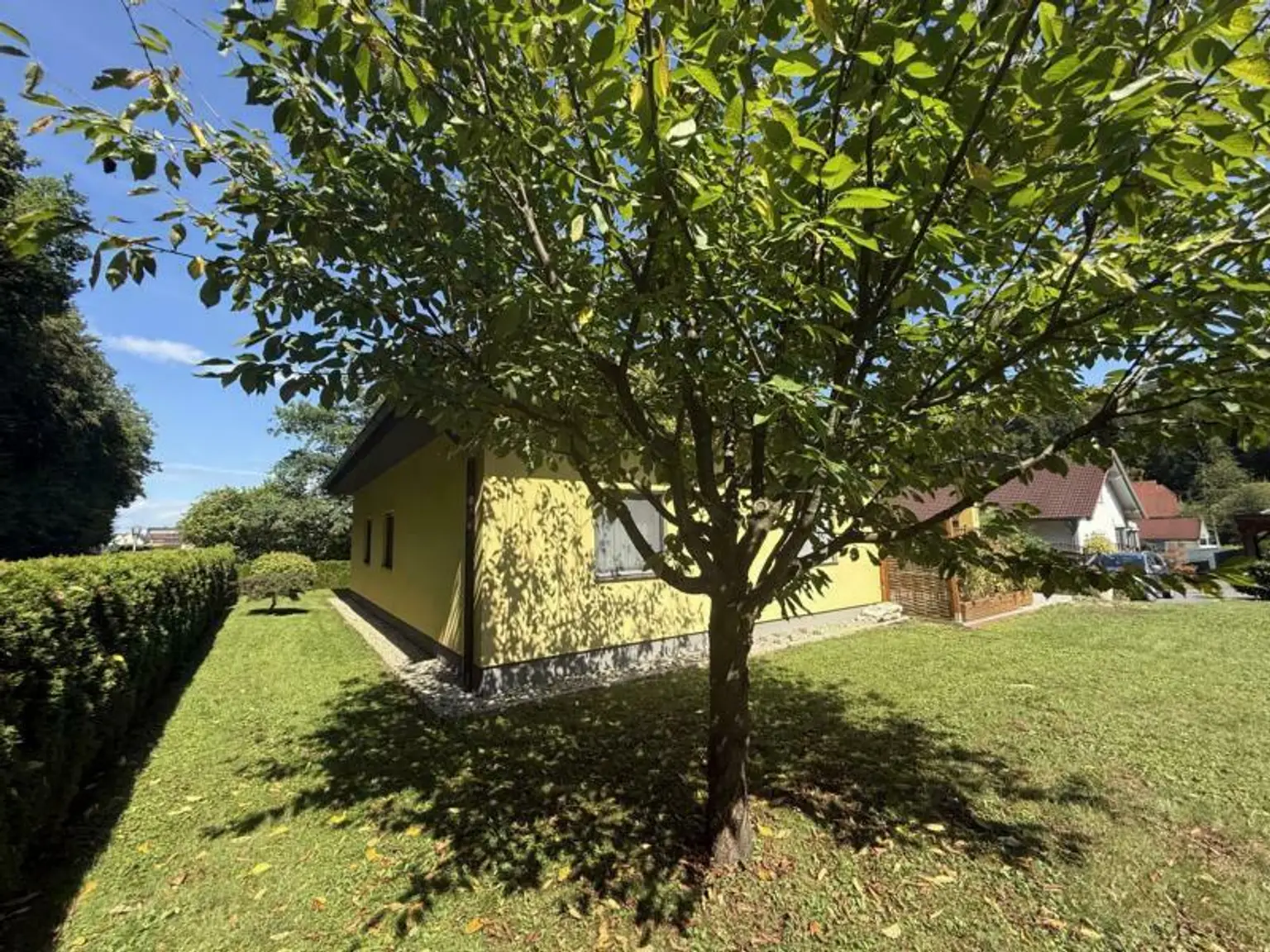 *** Eleganter und stilvoller Bungalow in begehrter Siedlungslage *** unmittelbare Nähe zur Stadt Feldbach ***