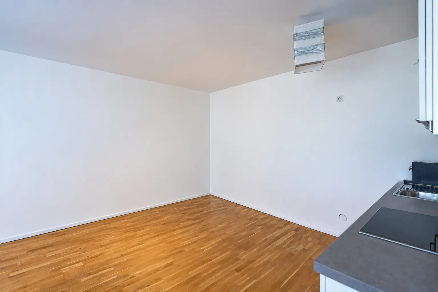 ** Barrierefreie 2 Zimmer Wohnung mit großer Loggia ! **