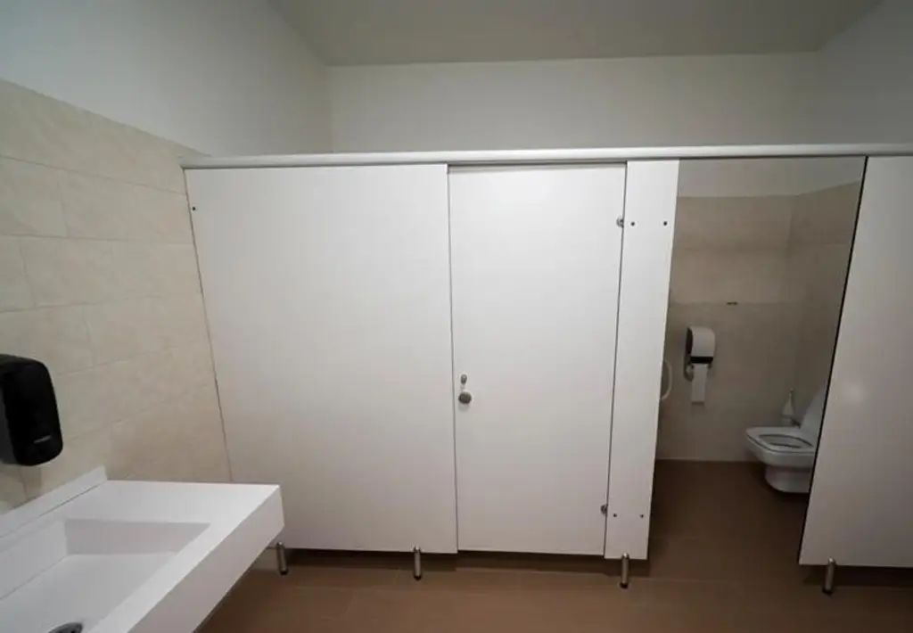 ''Bürofläche mit 3 Büros, Empfang, Küche & Sanitäranlagen – sofort bezugsfertig''