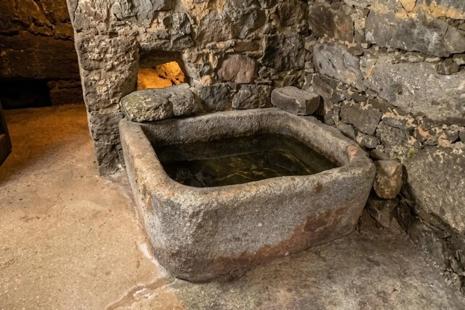 Keller mit Krauttrog