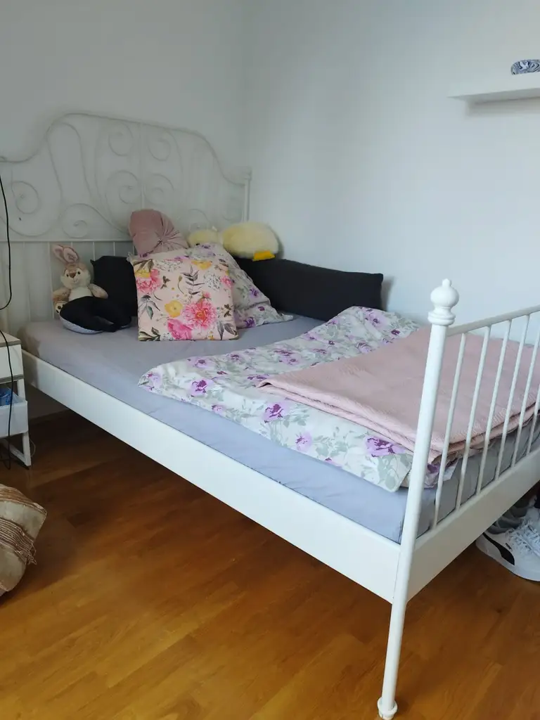 Ein WG-Zimmer in der Lorystraße wartet auf DICH!