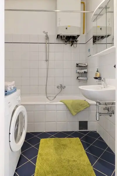 Helle 4-Zi-Wohnung für sportliche im Dachgeschoss - WG-geeignet