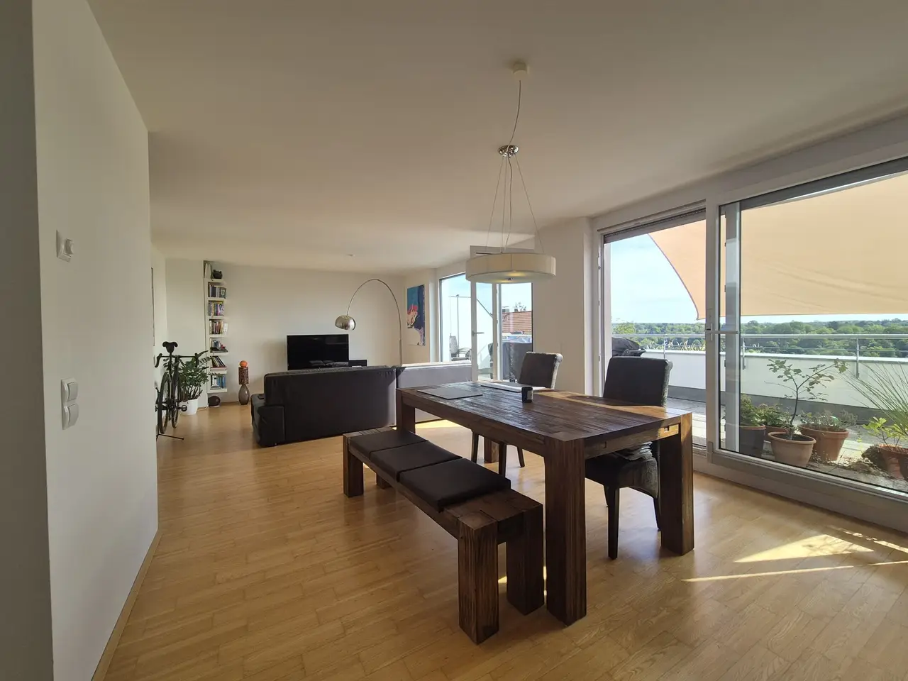 Wunderschöne 2,5-Zimmer-Penthouse-Wohnung mit großem Balkon und Tiefgarage in Stuttgart-Vaihingen - Photo 4