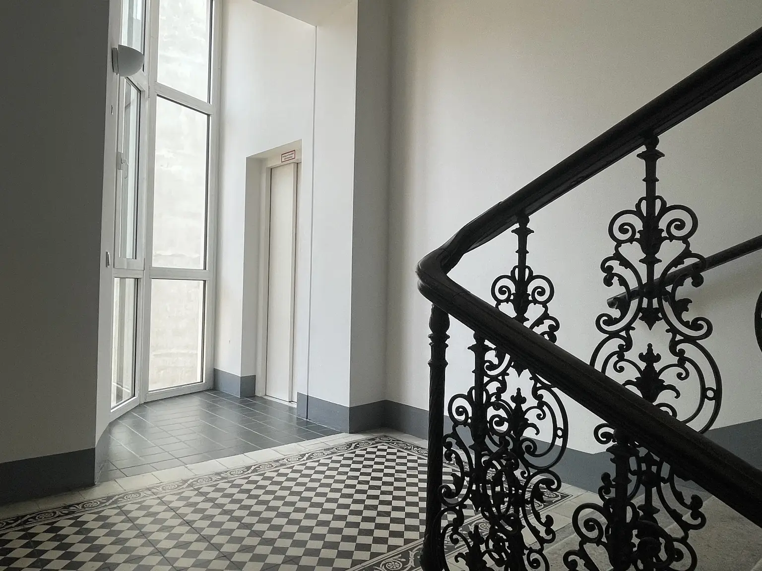 UNBEFRISTET: Traumhafte Altbauwohnung in prominenter Lage