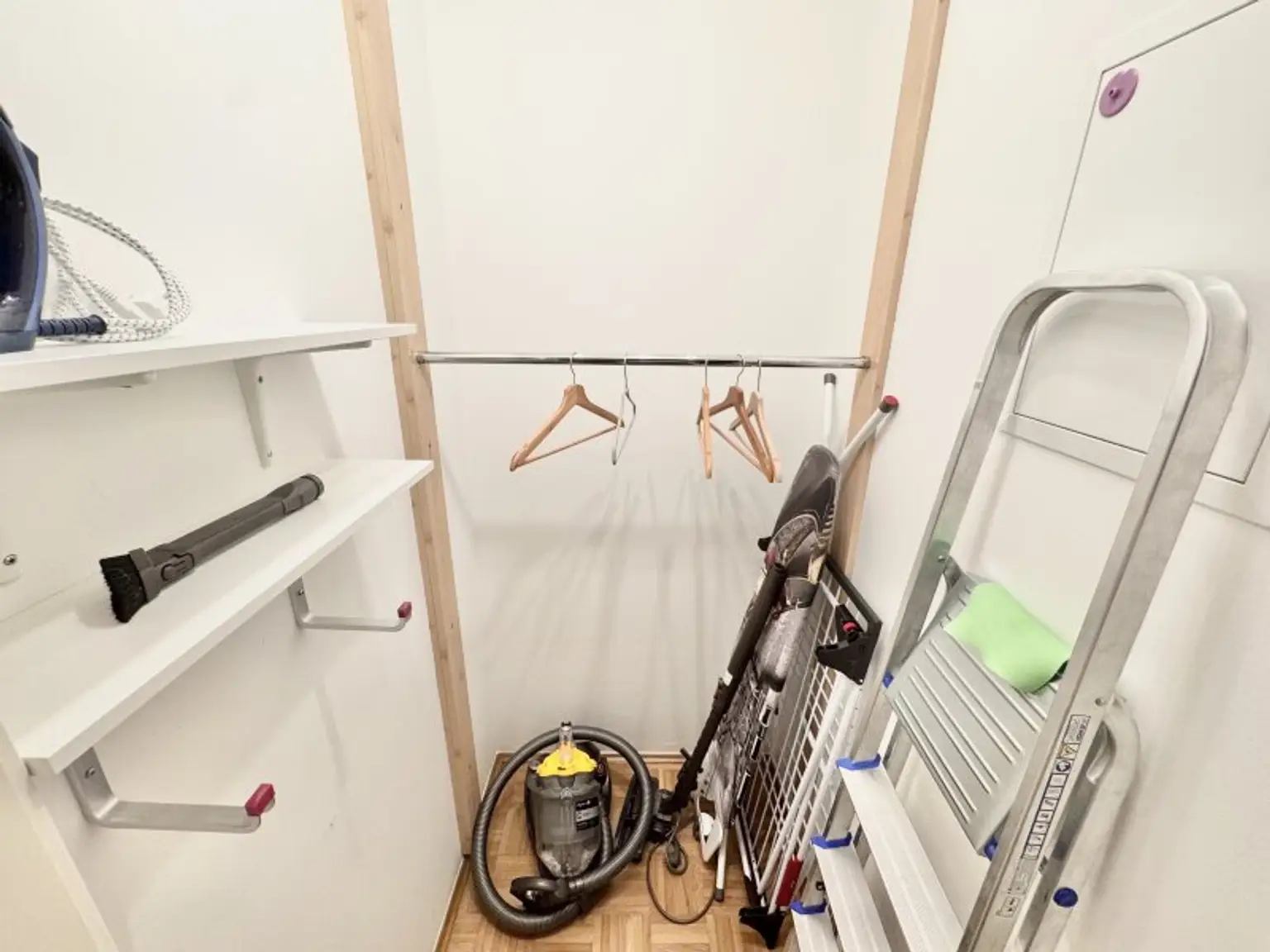 Helles, vollmöbliertes Studio in Ober St. Veit | Garagenstellplatz im Haus