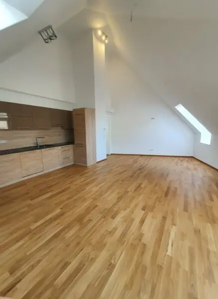Sonnige Dachterrassenwohnung - Klimatisiert - Top Zustand - nähe U3
