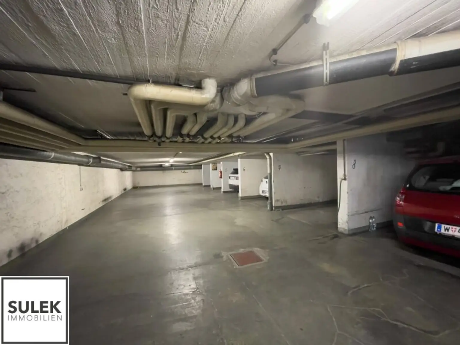 Ruhige, sanierte 3,5 Zimmer Wohnung mit Designer-Bad und Küche + Garage (optional!) in Mariahilf - beziehbar ab 01/26!