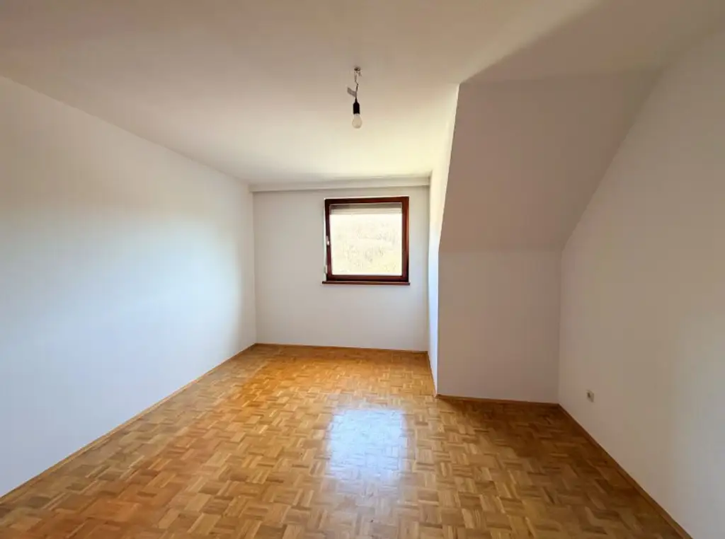 TOPLAGE in Purkersdorf! Einfamilienhaus mit 708 m2 Garten sowie 287 m2 Nutzfläche am Sagberg!