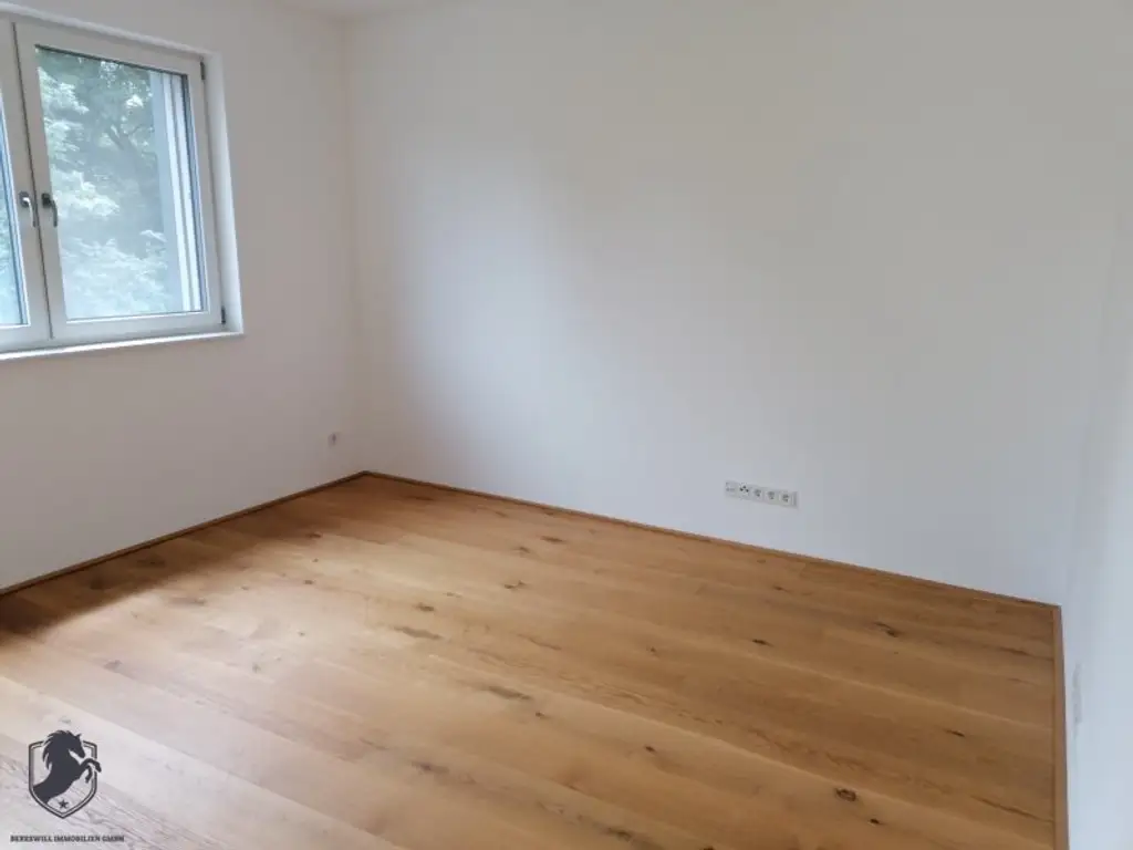 Moderne Etagenwohnung mit Terrasse und Stellplatz in 1140 Wien