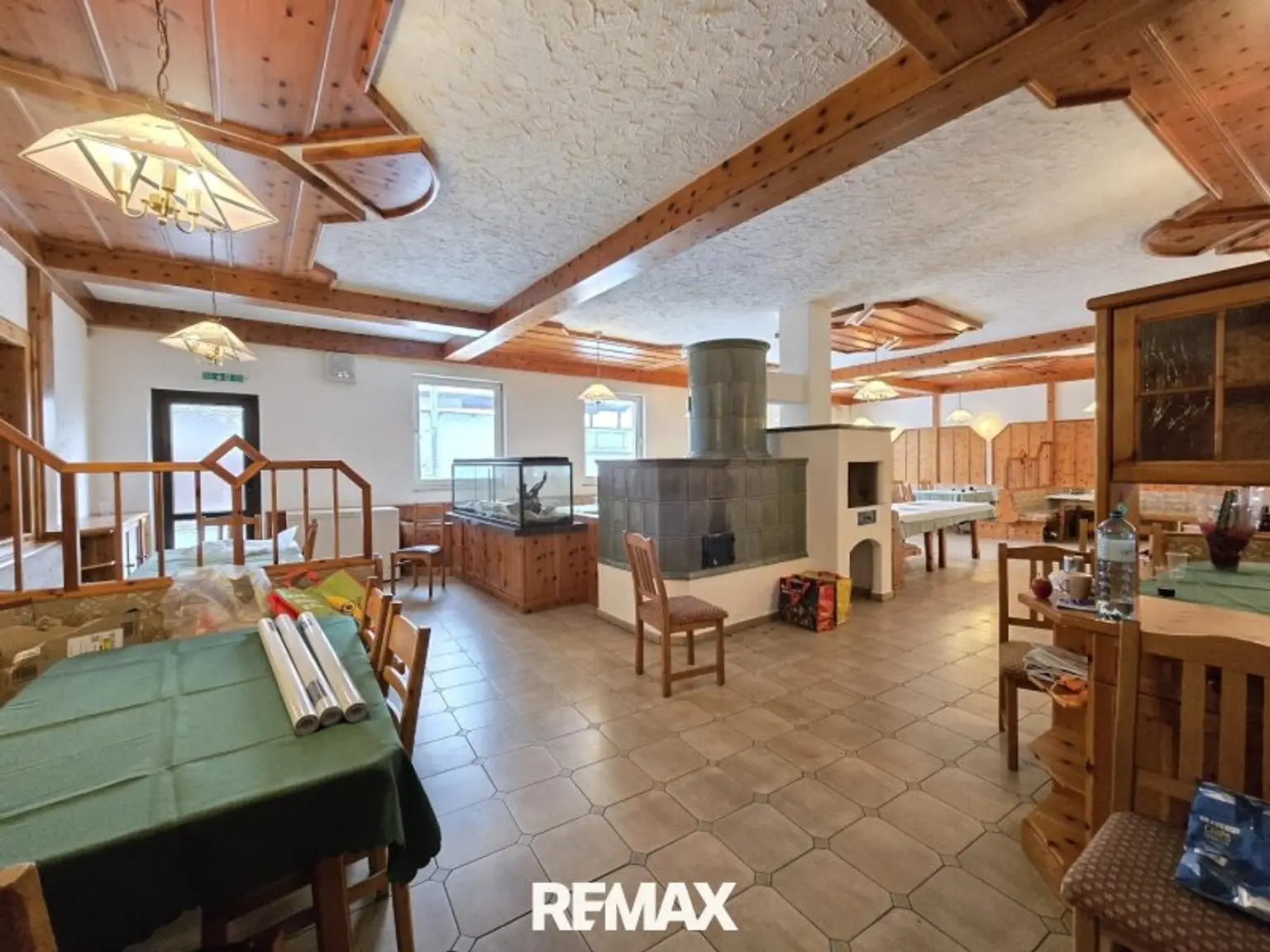11 Kamin Restaurant