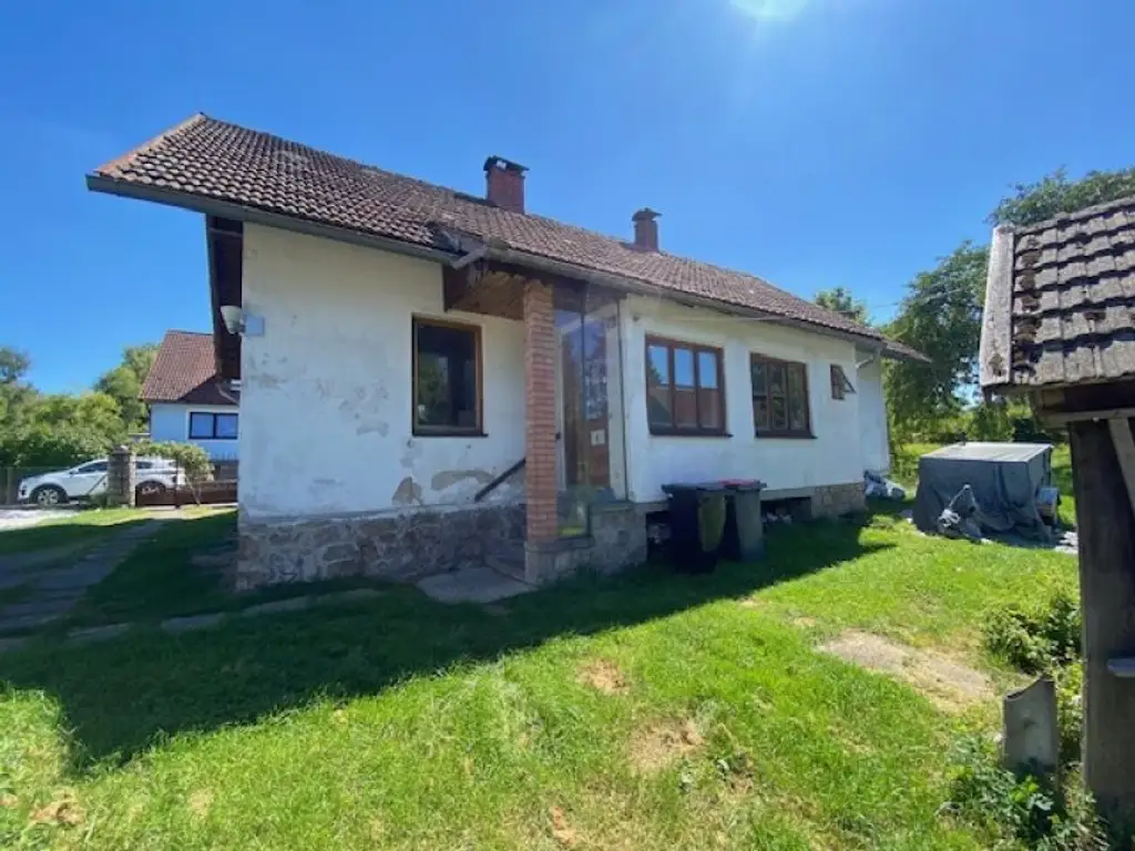 *****Großes Grundstück mit altem Einfamilienhaus*****