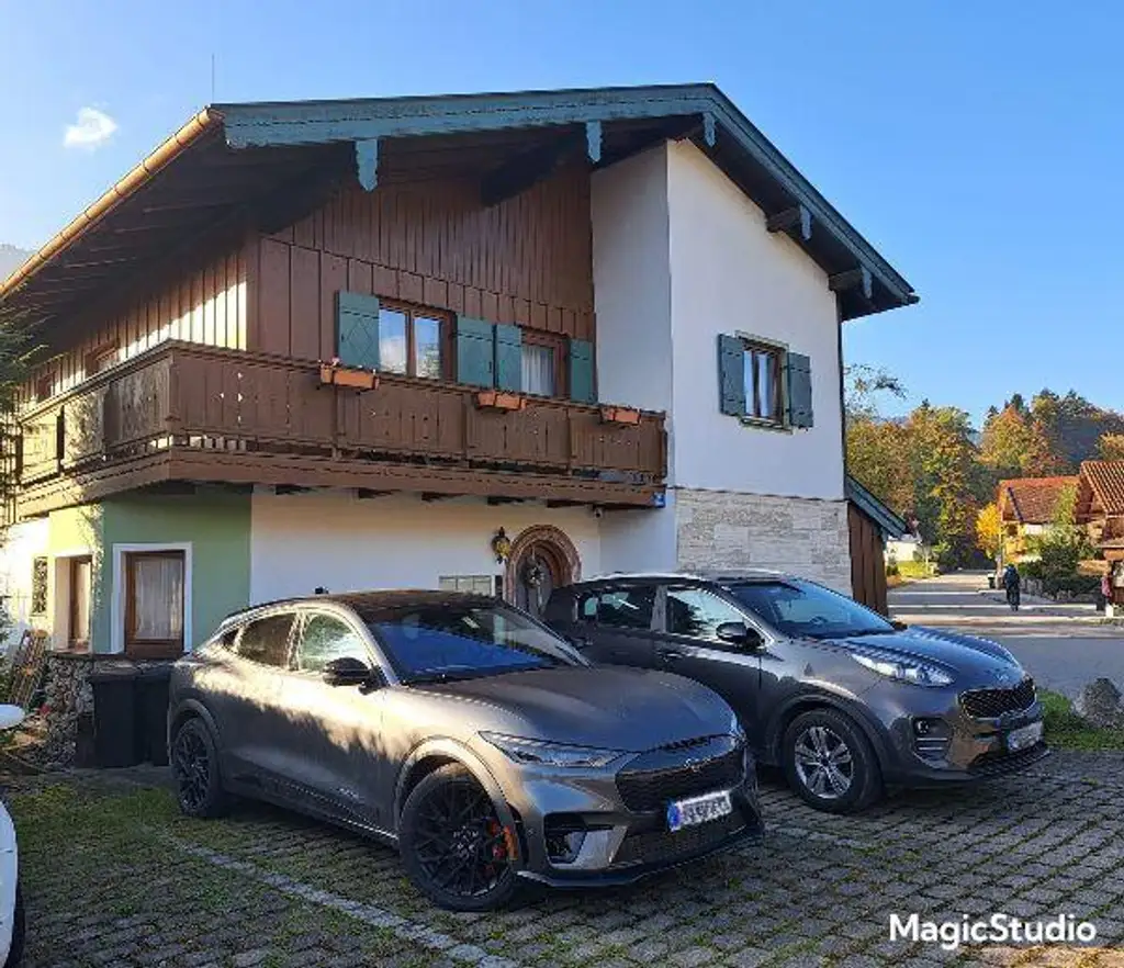 Großzügiges Zweifamilienhaus mit Bergblick in Ruhpolding