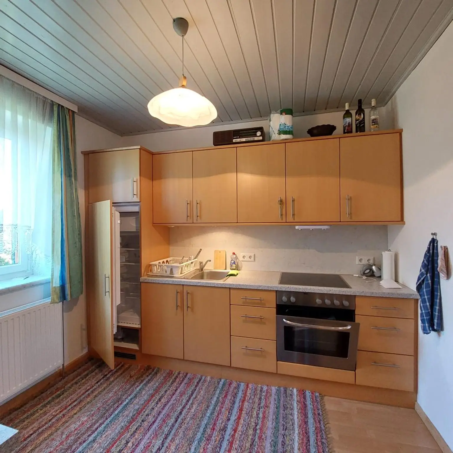 Haus mit zwei getrennten Wohneinheiten in ruhiger Lage