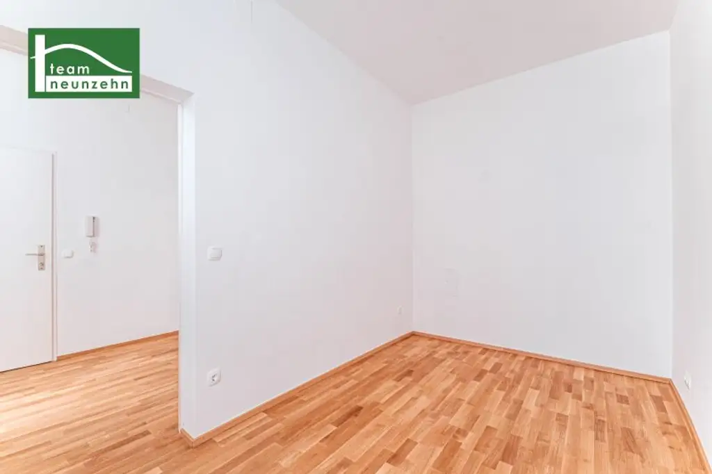 Sechshaus - Erstbezug nach Renovierung! Innenhofausrichtung und 5 Gehminuten zu U4 und U6! Helle Altbauwohnung mit großen Zimmern!