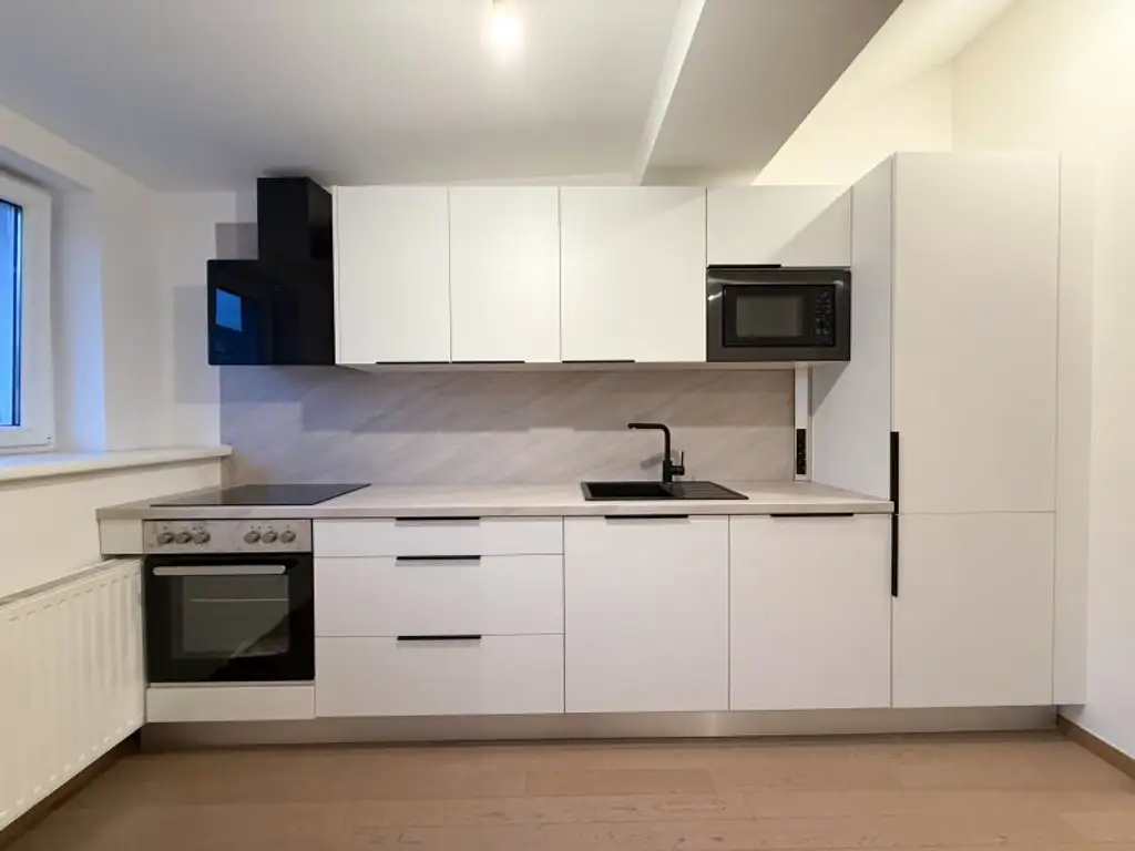 Großzügige 2-Zimmer Wohnung nahe U1 Keplerplatz in ruhiger Lage zu vermieten!