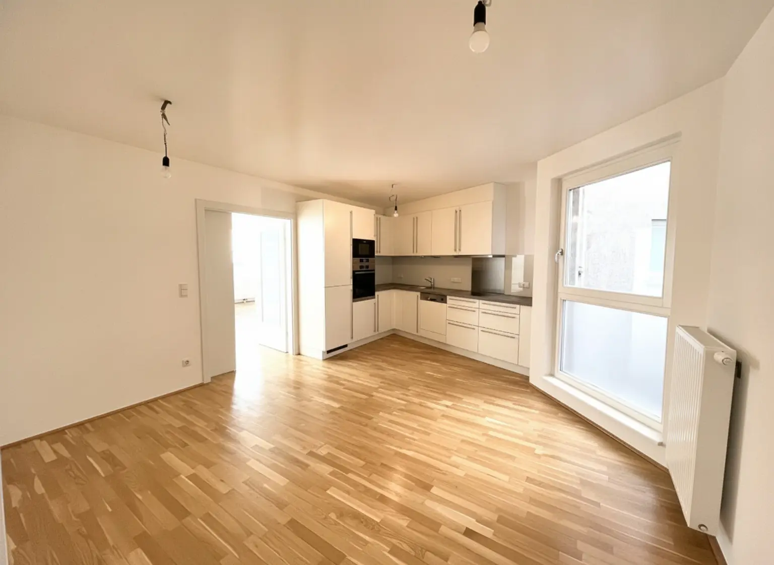 UNBEFRISTET: Top-Lage beim Stephansplatz: Moderne, klimatisierte Dachgeschoßwohnung im stilvollen Haus / Prime location near Stephansplatz: a modern, air-conditioned penthouse flat in a stylish building