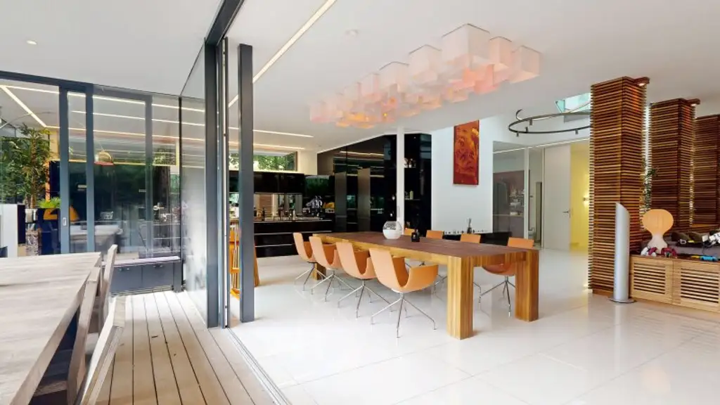Luxusvilla mit Infinitypool in absoluter Ruhelage in Hinterbrühl – Exklusives Anwesen mit Top-Ausstattung