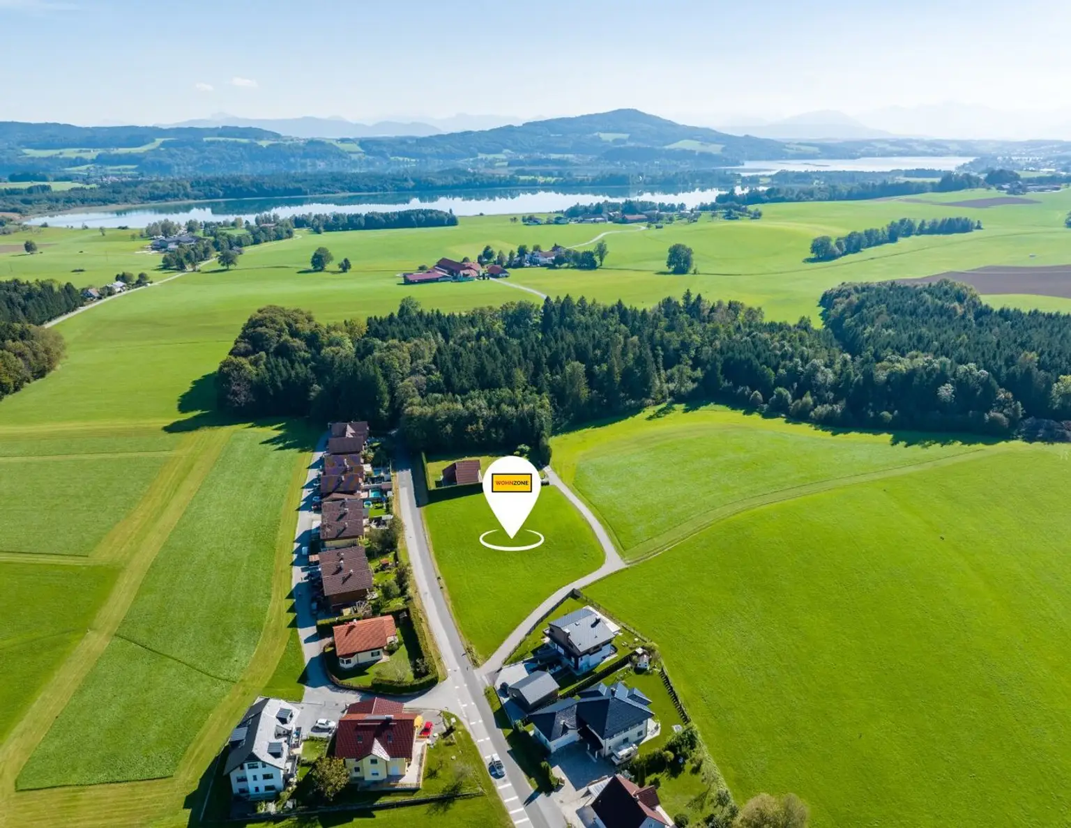 Große Erstbezug-Wohnung mit Balkon und hochwertiger Ausstattung in Perwang am Grabensee