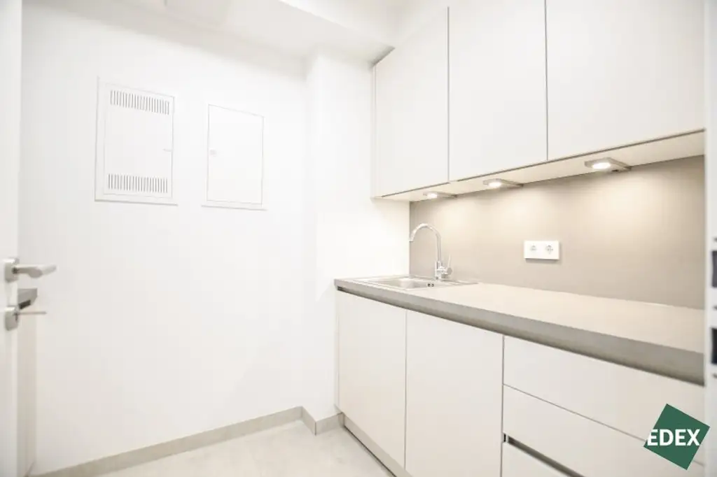 Modernes 2-Zimmer-Büro mit Terrasse und Kühlung im 18. Bezirk