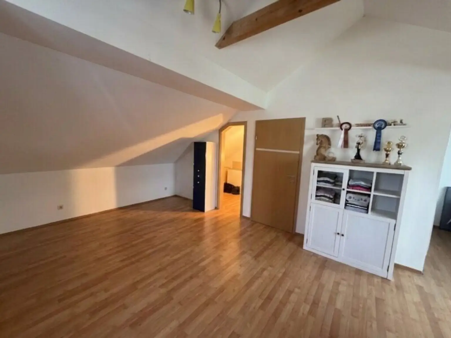 Großzügiges, vollunterkellertes Reihenmittelhaus mit Garten, Garage & ca. 245 m² Gesamtnutzfläche in Ansfelden