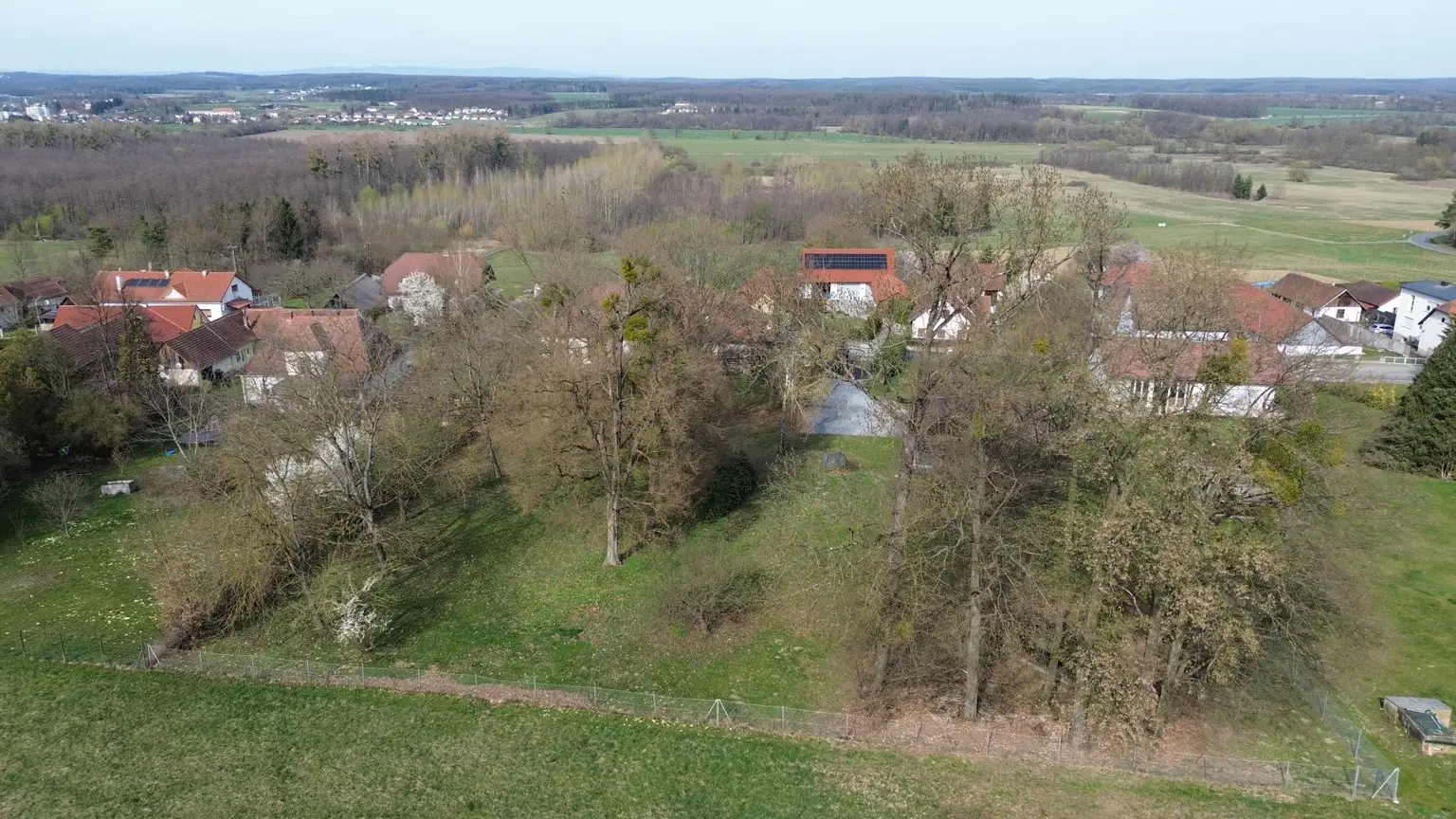 Garten mit Baumbestand