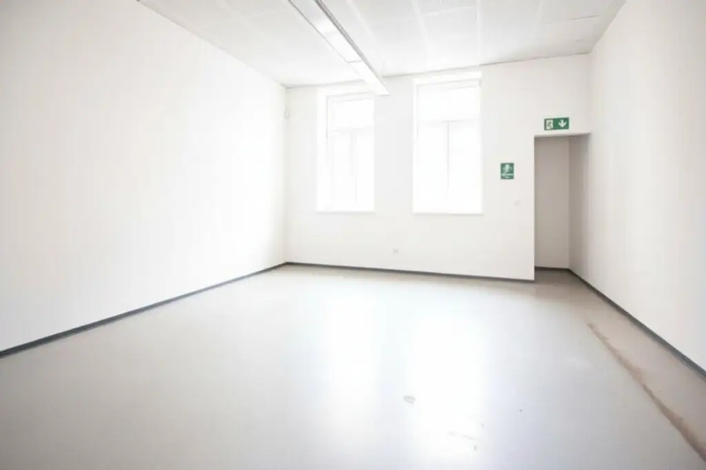 Attraktives, helles Geschäftslokal zur vielseitigen Nutzung mit guter Sichtbarkeit | flexibler Grundriss | leerstehend