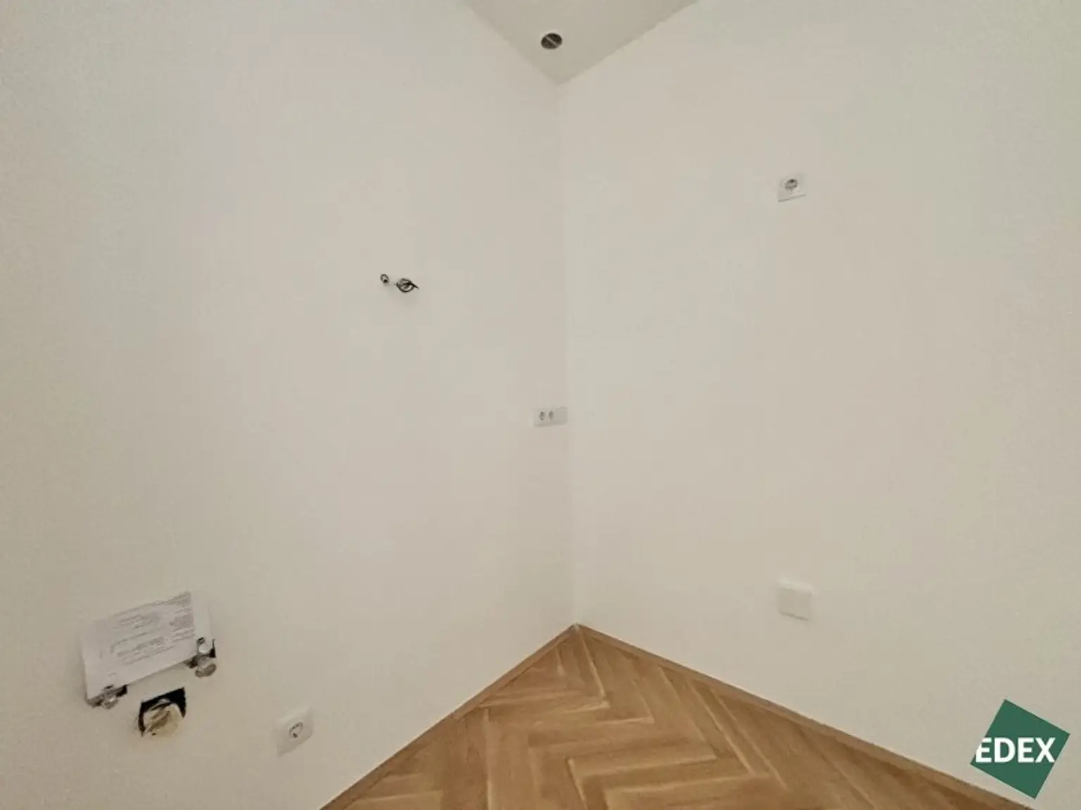 Erstbezug nach Generalsanierung – Charmante 2-Zimmer-Altbauwohnung in ruhiger Innenhoflage