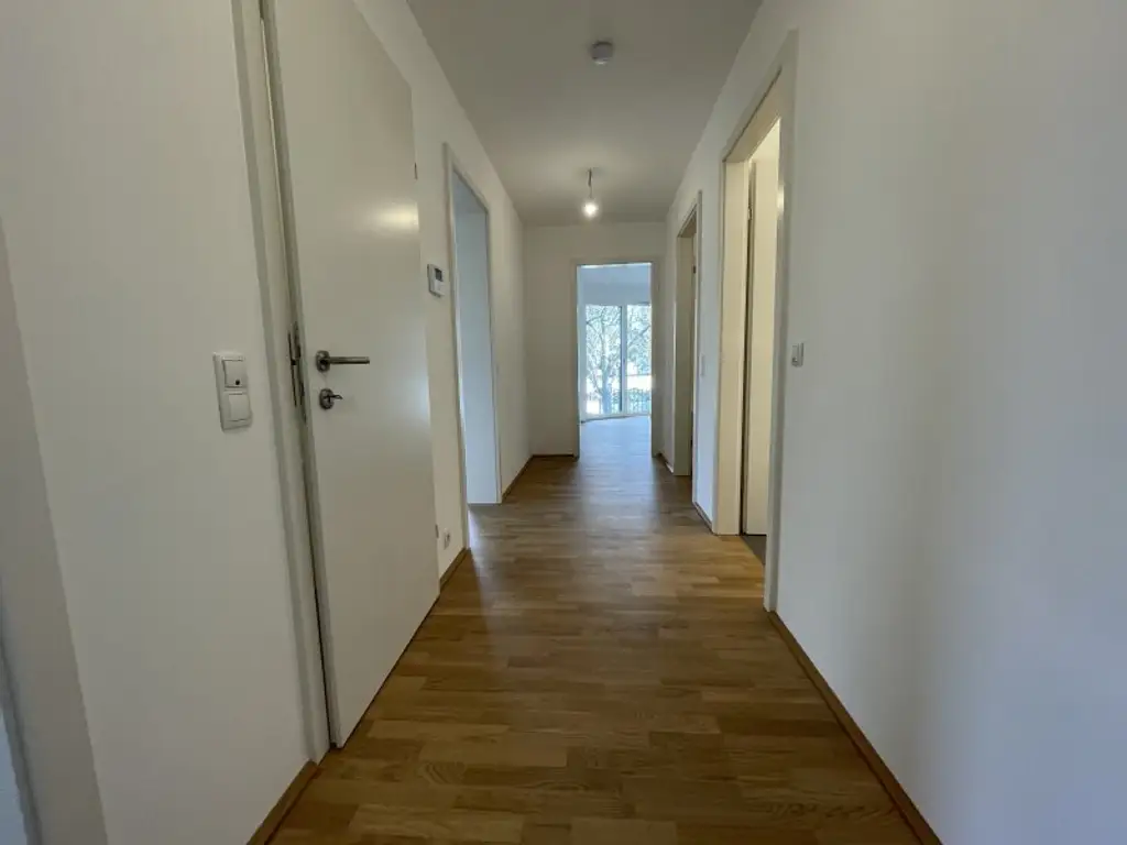 Exklusive 2-Zimmer Wohnung mit lichtdurchflutetem Wohnzimmer in absoluter Ruhelage - jetzt Anfragen!