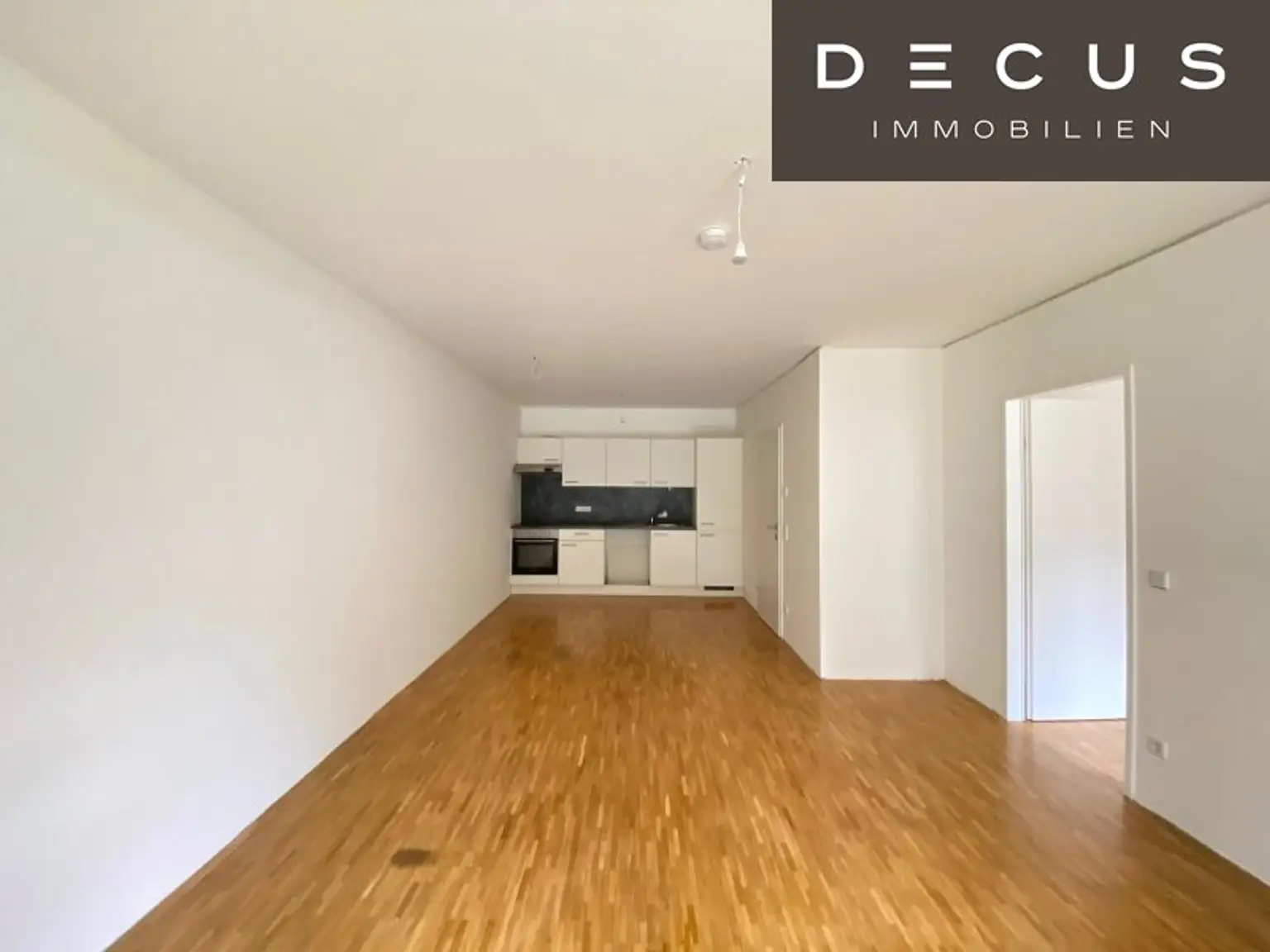 | 2-ZIMMER ERDGESCHOSSWOHNUNG MIT FREIFLÄCHE | NÄHE BAHNHOF