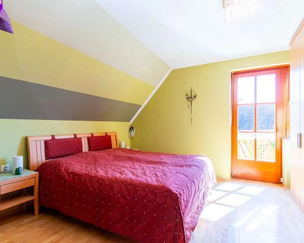 Neuwertiges Einfamilienhaus in Mortantsch: 6 Zimmer, Garten, 2 Terrassen, Top-Ausstattung!