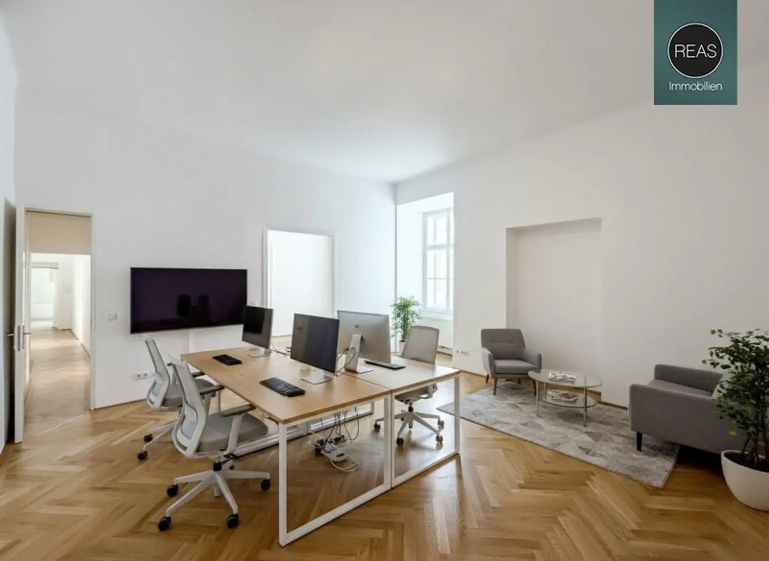 BÜRO in historischem Denkmal-Haus in Toplage der Innenstadt!