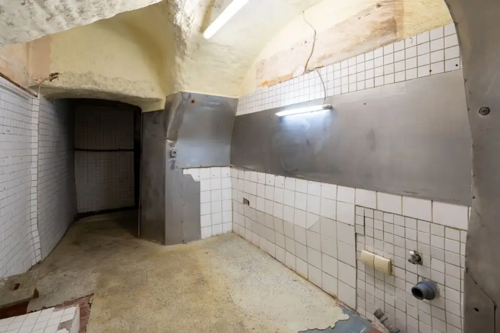 Bestandsfreies Mehrparteienhaus mit 5 Wohnungen + 1 Geschäftslokal in Toplage von Obernberg am Inn zu kaufen!