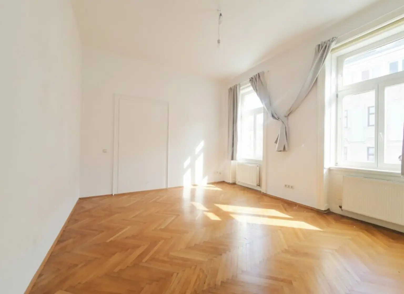 ++RARITÄT** ALTBAU-WOHNUNG mit Stil in Begehrter Lage! ++ Nähe Galleria, Arenbergpark, U-Bahn