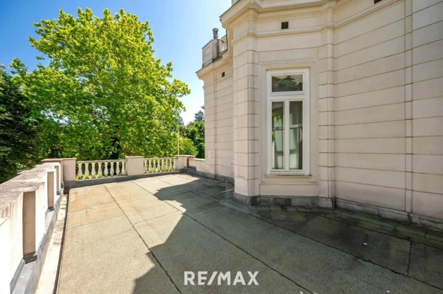 Rarität: Stadt-Villa mit weitläufigem Garten an exklusiver Hietzinger Adresse