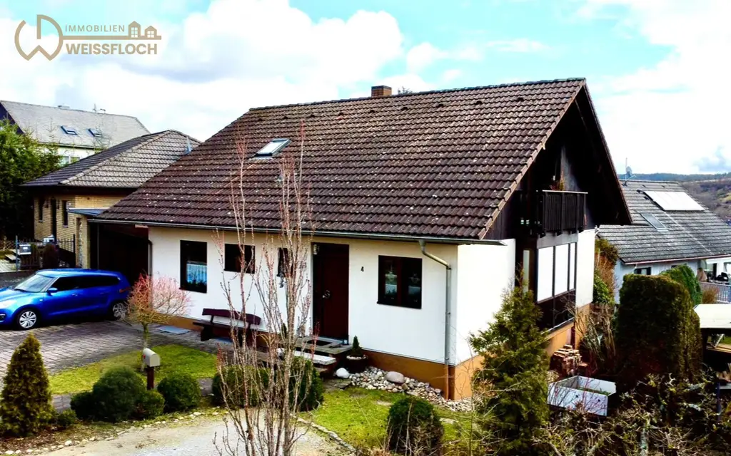 Zuhause mit Charakter – Stilvolles Wohnen in idyllischer Lage von Strinz-Trinitatis