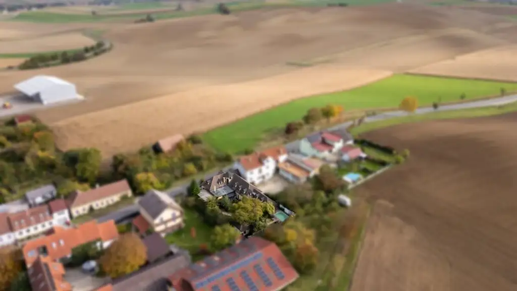 Paradies-Liebhaber aufgepasst! Detailreiches Ein oder Mehrfamilienhaus!