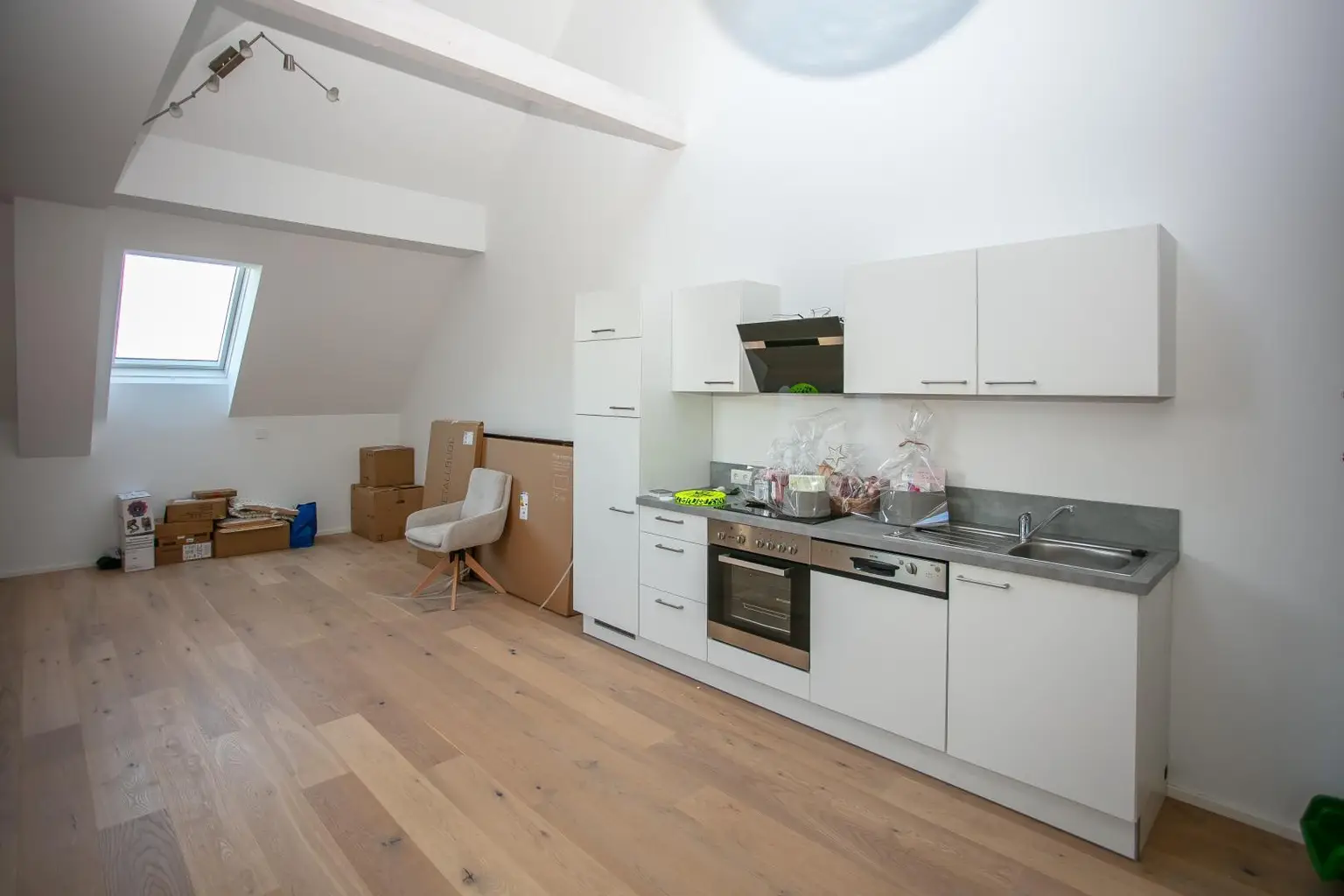 Einlegerwohnung - Küchenzeile_OG1