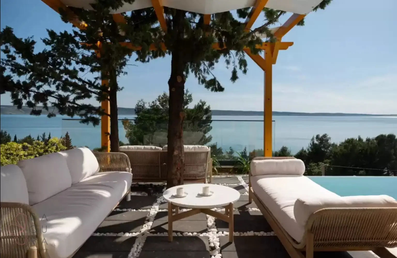 Exklusivität direkt am Meer – Moderne Luxusvilla bei Zadar mit 6 Suiten & Investmentpotenzial