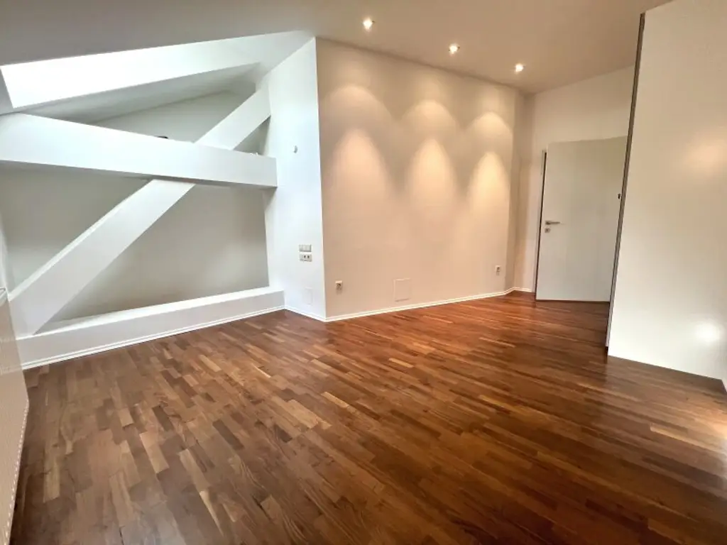 Hier bleiben keine Wünsche offen - Exklusive Maisonette mit 44m² Terrasse nahe Naschmarkt zu mieten!