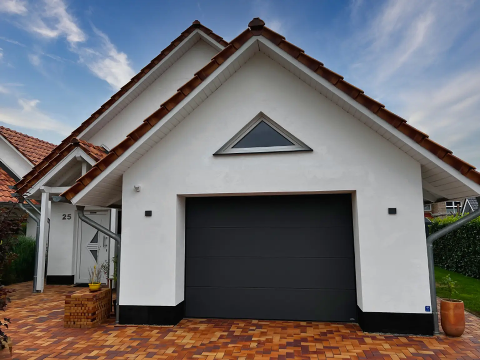 Baujahr 2019! Moderne Landhausvilla mit viel Platz!